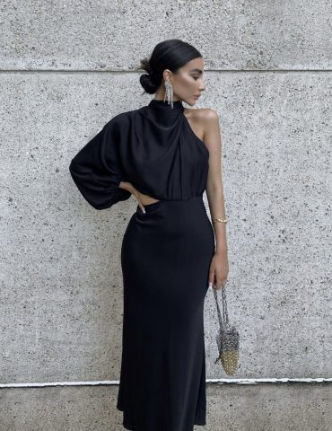 SHEIKE Olivia Maxi Dress - Black (HIRE)
