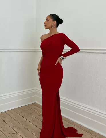 MELANI Acia Gown - Red (HIRE)